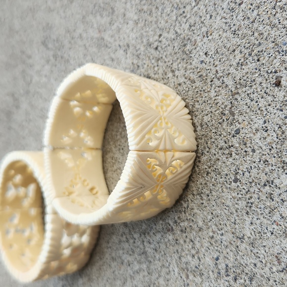 vintage ivory bracelets - Picture 5 of 9